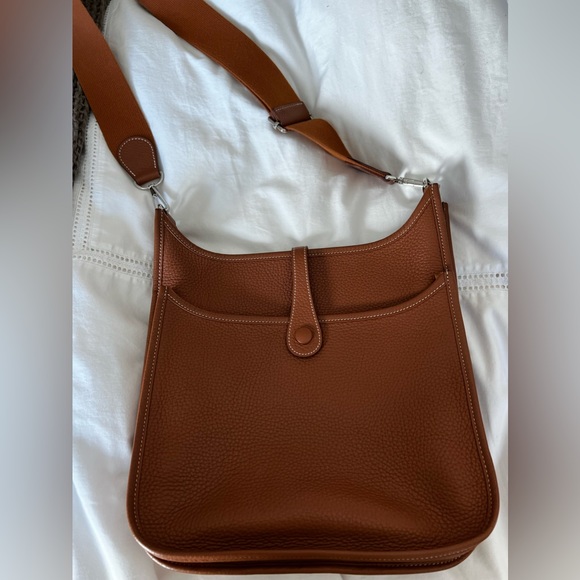 Hermes Gold Evelyne PM with palladium hardware - Picture 5 of 13